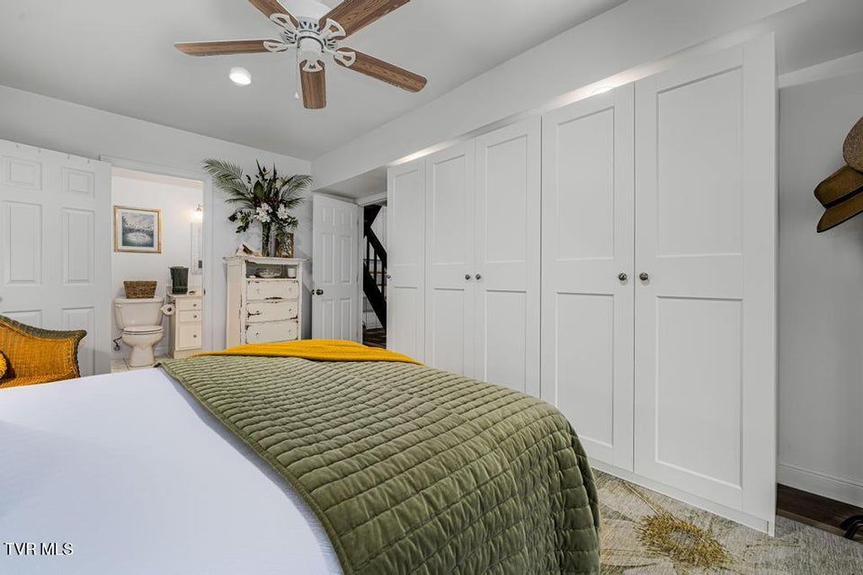 Photo #61: 487 Lakeshore Road