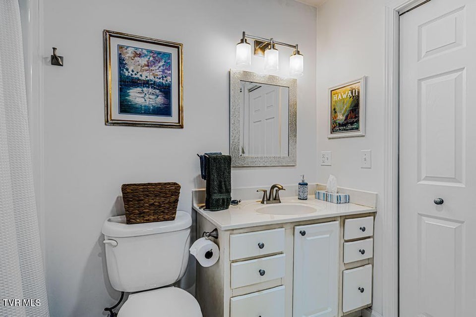 Photo #62: 487 Lakeshore Road