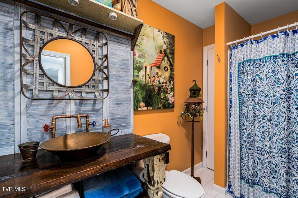 Photo #65: 487 Lakeshore Road