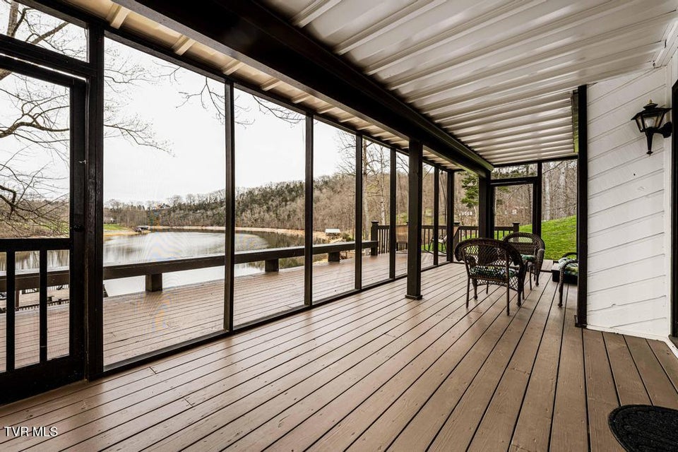 Photo #66: 487 Lakeshore Road