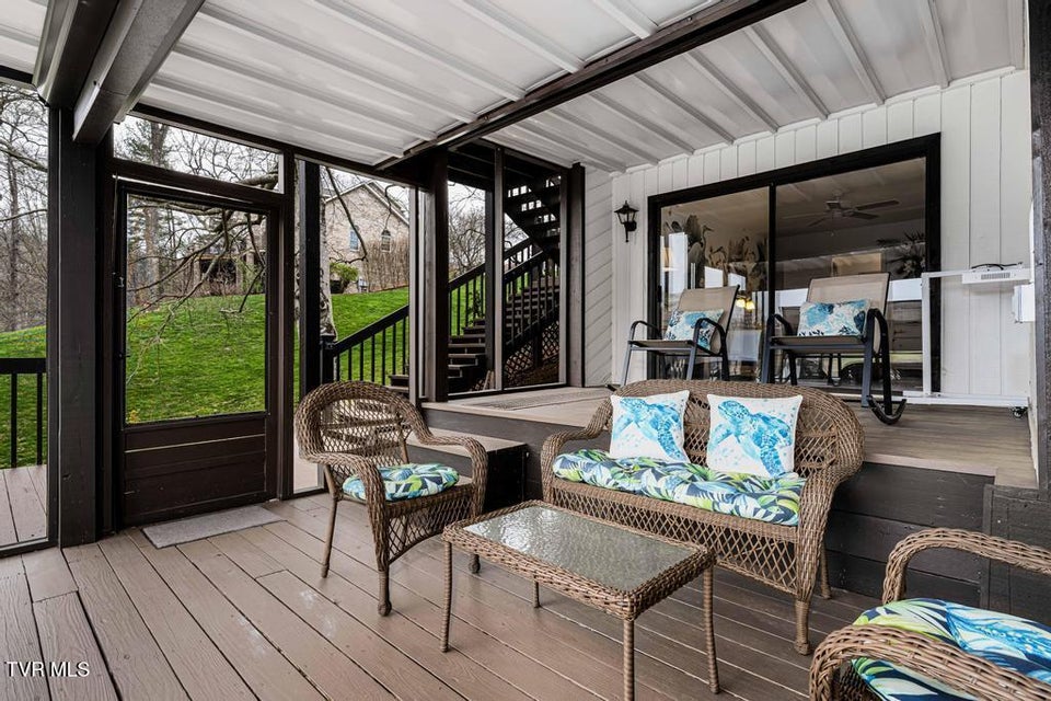 Photo #67: 487 Lakeshore Road