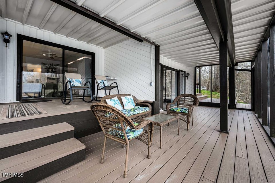 Photo #68: 487 Lakeshore Road