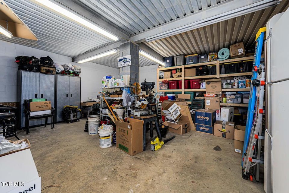 Photo #70: 487 Lakeshore Road