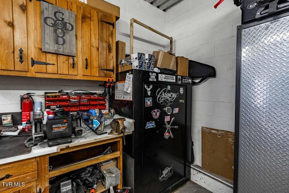 Photo #72: 487 Lakeshore Road