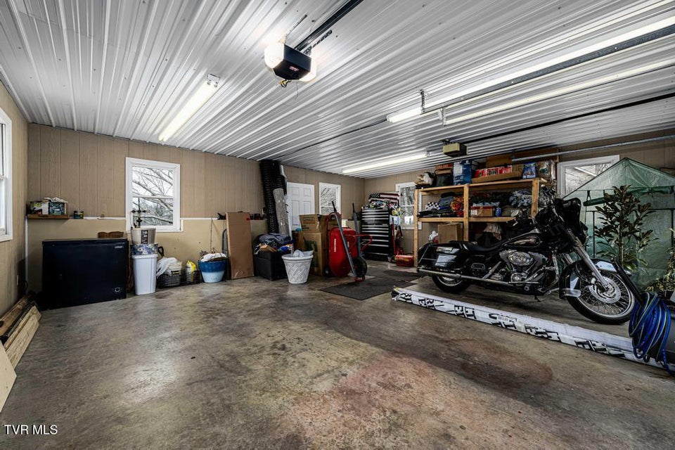 Photo #73: 487 Lakeshore Road