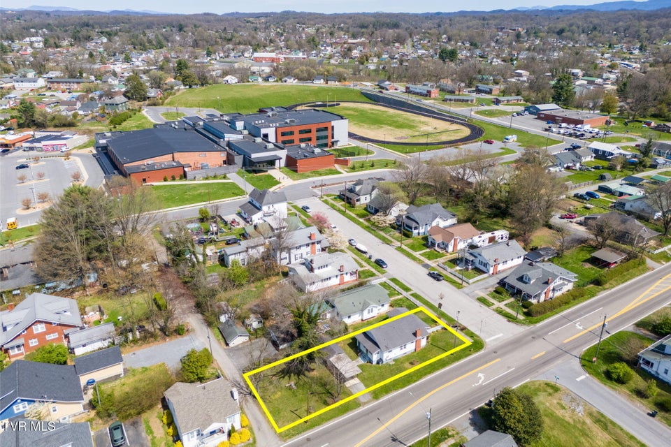 Photo #13: 922 Tremont Avenue