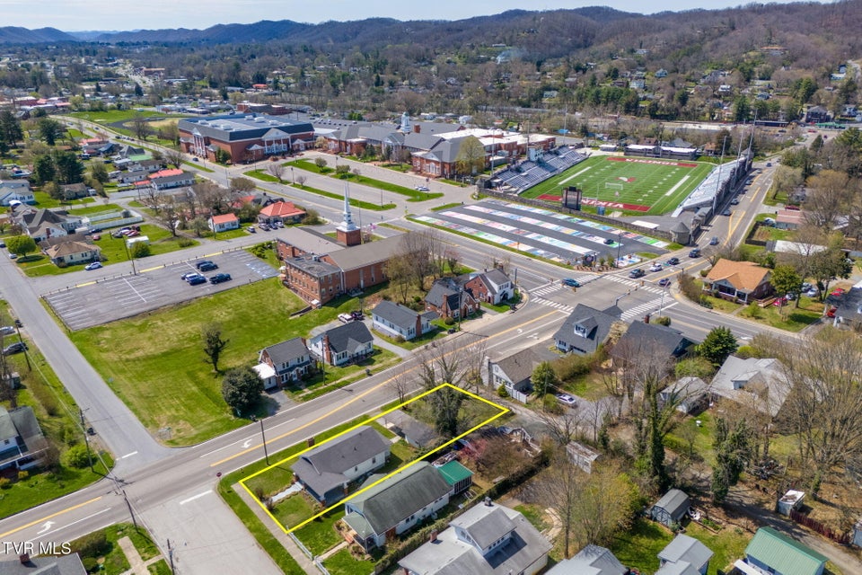 Photo #14: 922 Tremont Avenue