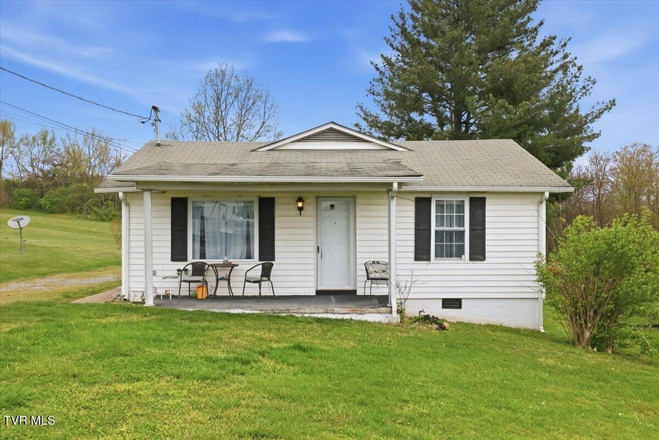 Photo #8: 1324 Davis Street