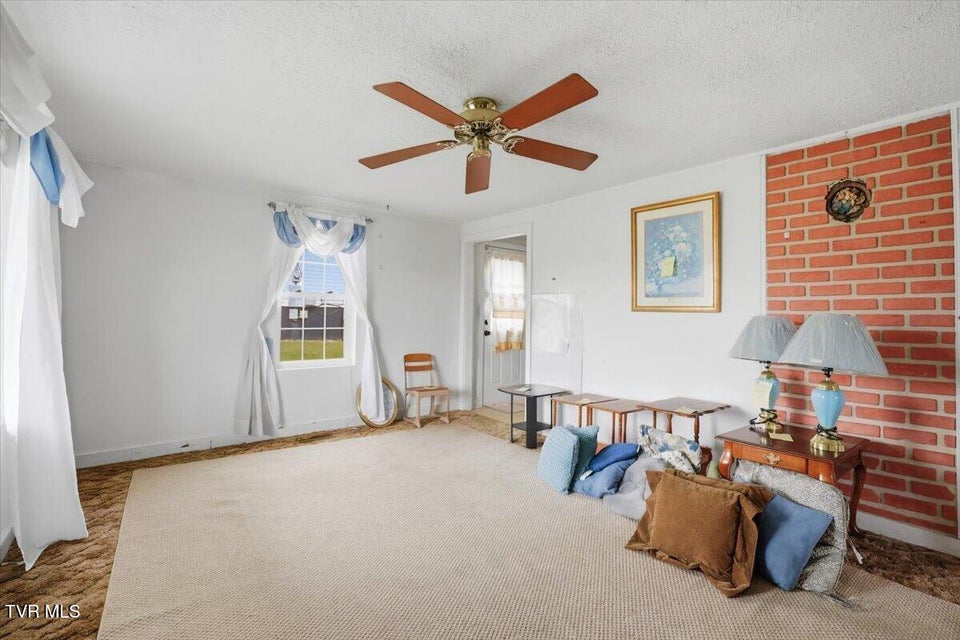 Photo #22: 1324 Davis Street