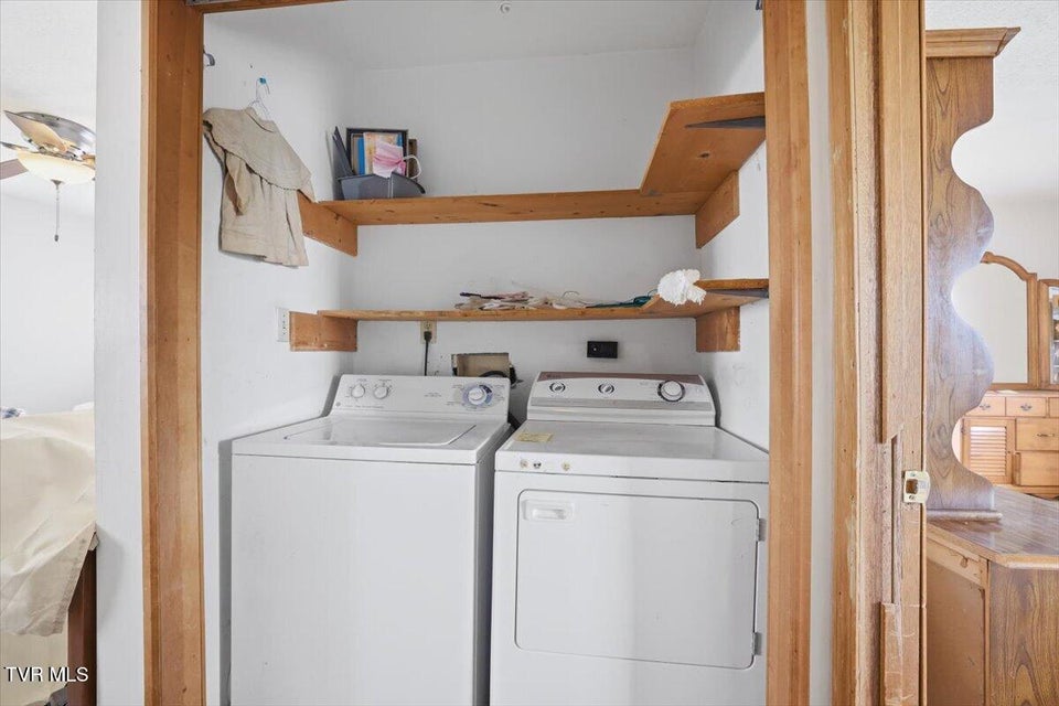 Photo #27: 1324 Davis Street