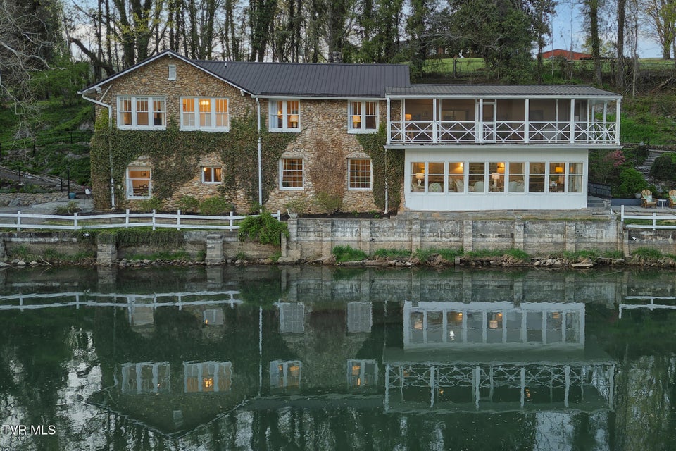 Photo #3: 1910 Riverside Road