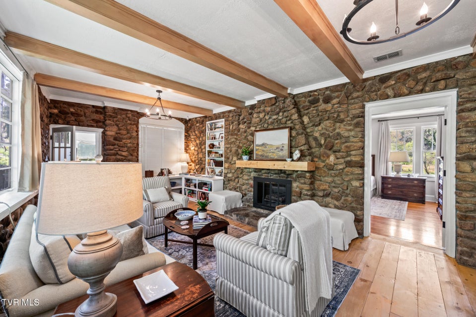 Photo #26: 1910 Riverside Road