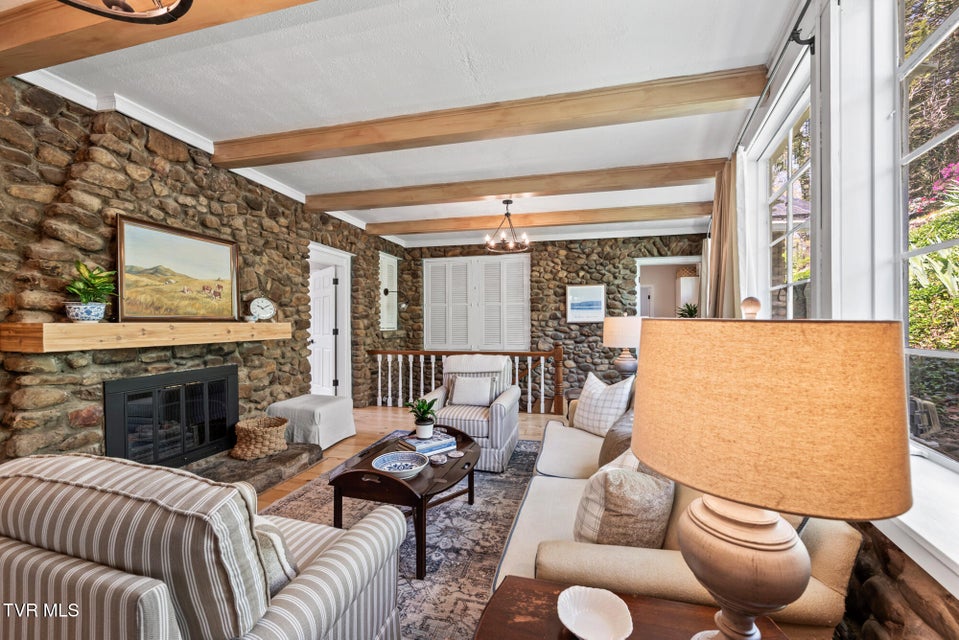 Photo #28: 1910 Riverside Road