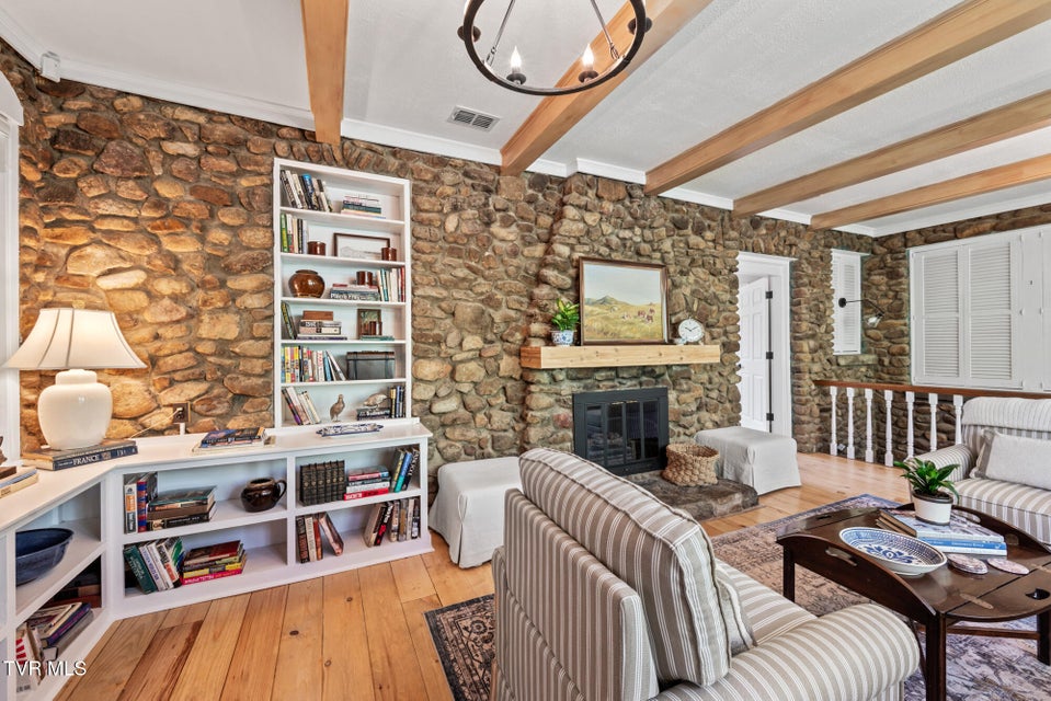 Photo #29: 1910 Riverside Road