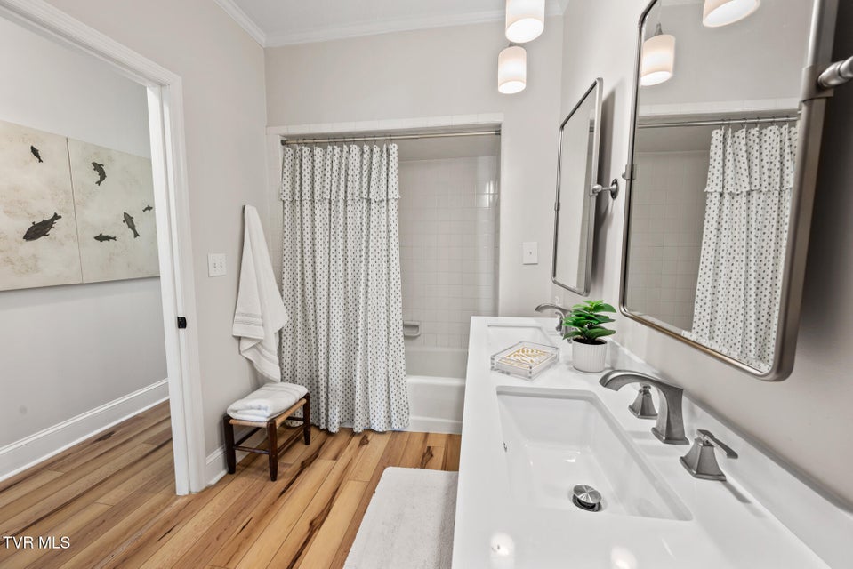 Photo #43: 1910 Riverside Road