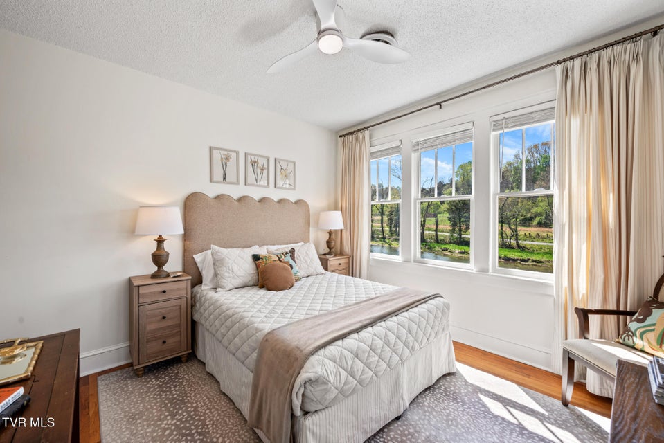 Photo #45: 1910 Riverside Road