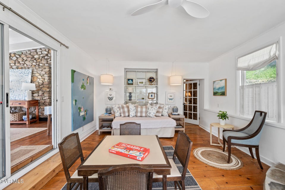 Photo #49: 1910 Riverside Road