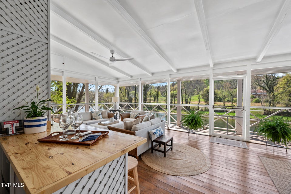 Photo #53: 1910 Riverside Road