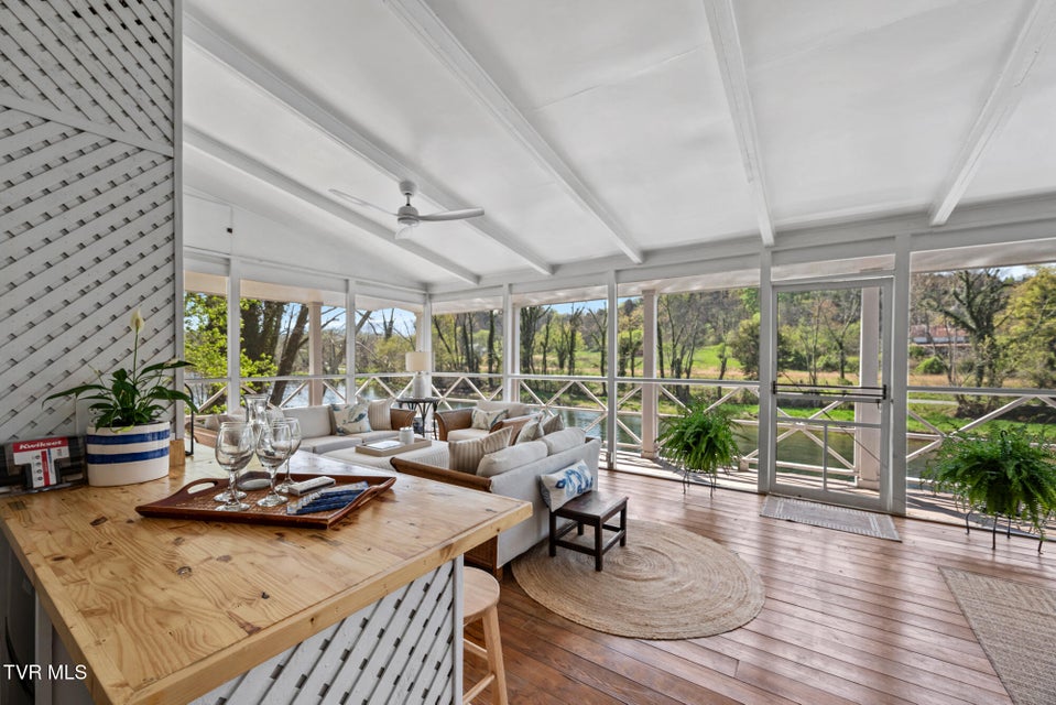 Photo #54: 1910 Riverside Road