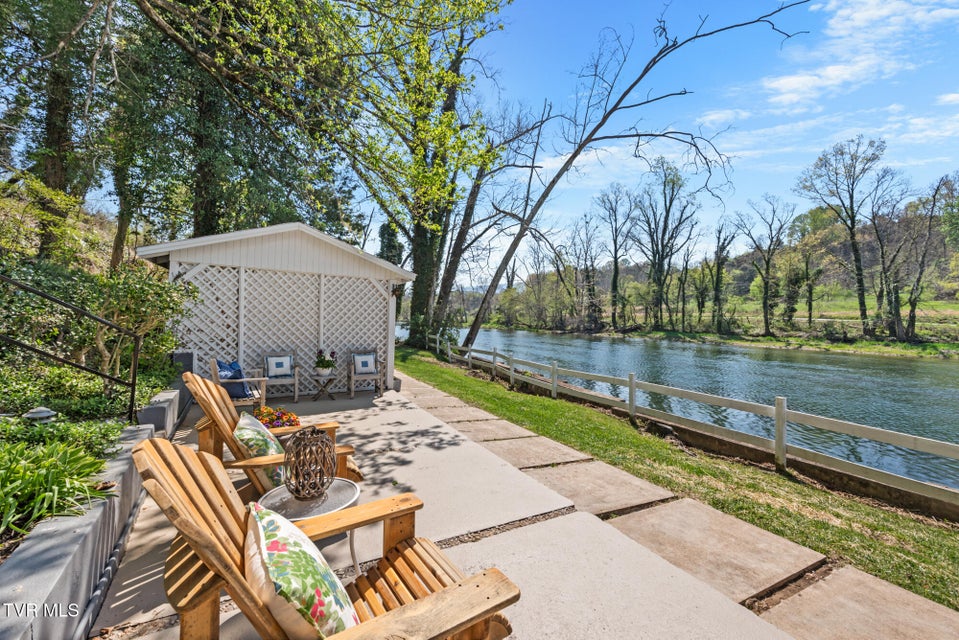 Photo #62: 1910 Riverside Road