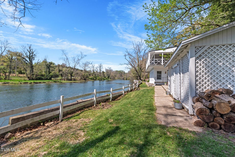 Photo #64: 1910 Riverside Road