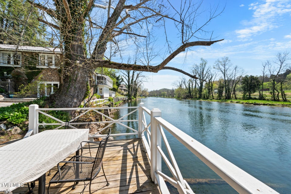 Photo #66: 1910 Riverside Road