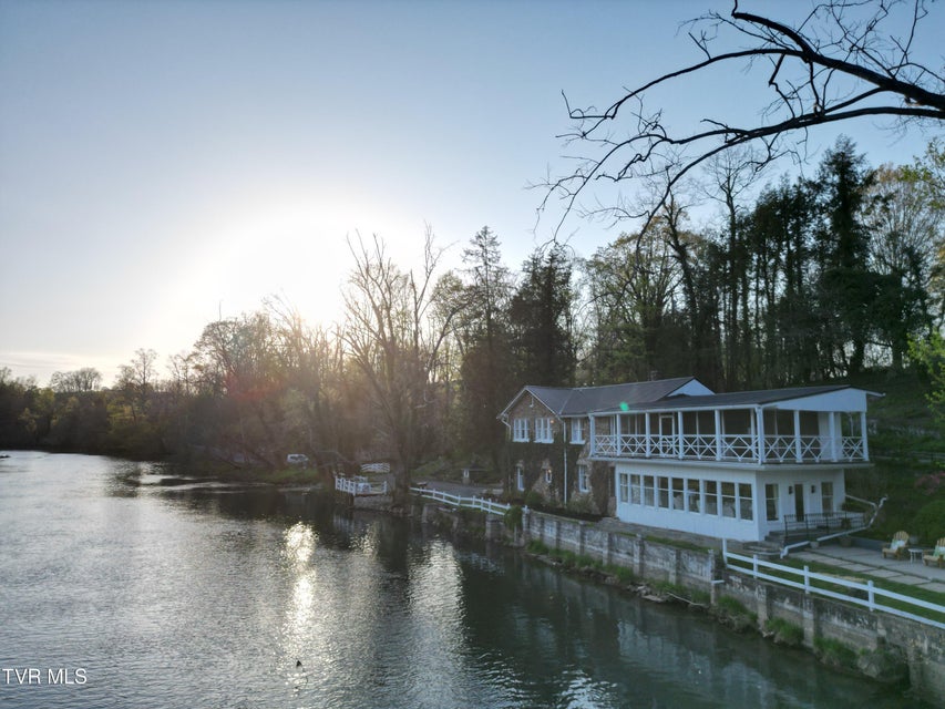 Photo #70: 1910 Riverside Road