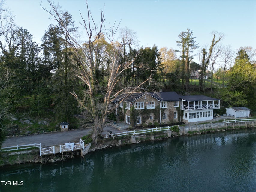 Photo #71: 1910 Riverside Road