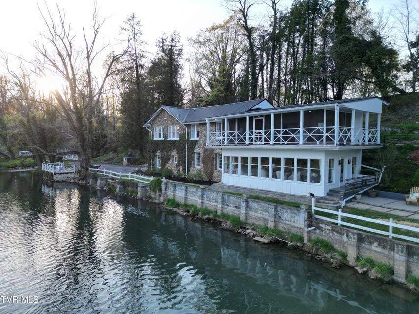 Photo #74: 1910 Riverside Road