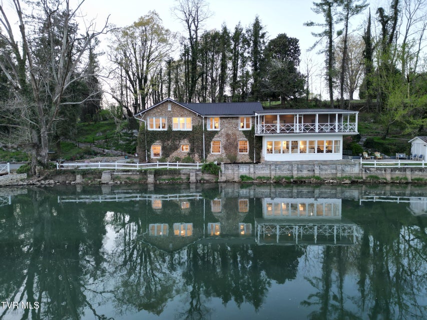 Photo #77: 1910 Riverside Road