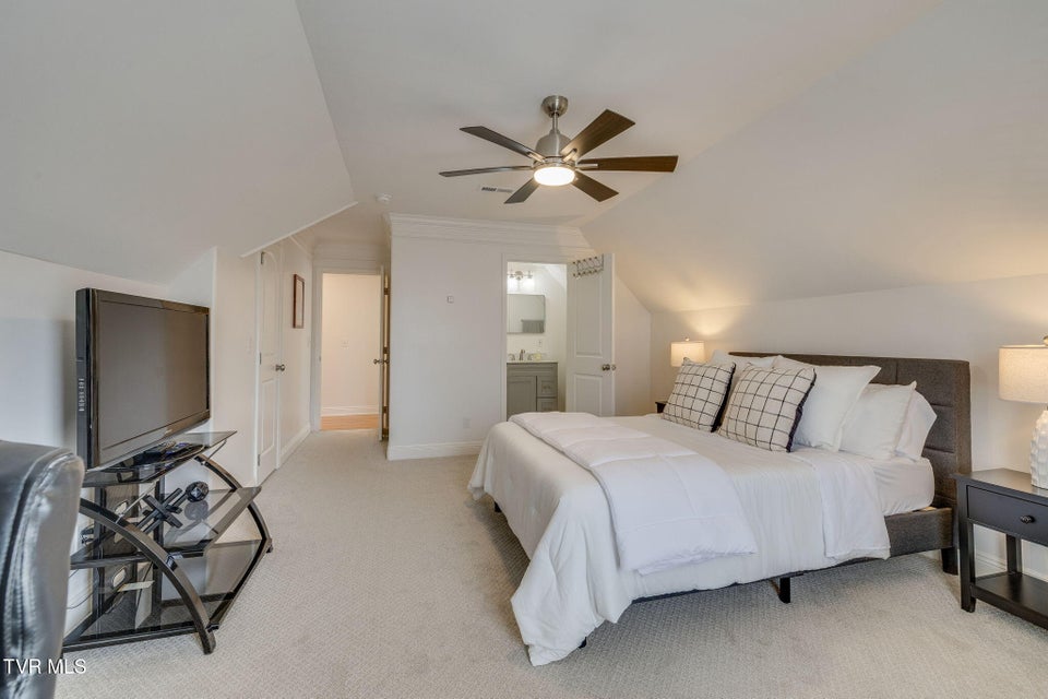 Photo #41: 280 Alpine Trail