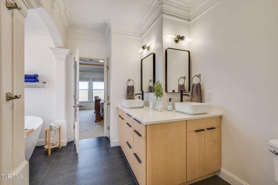 Photo #25: 280 Alpine Trail