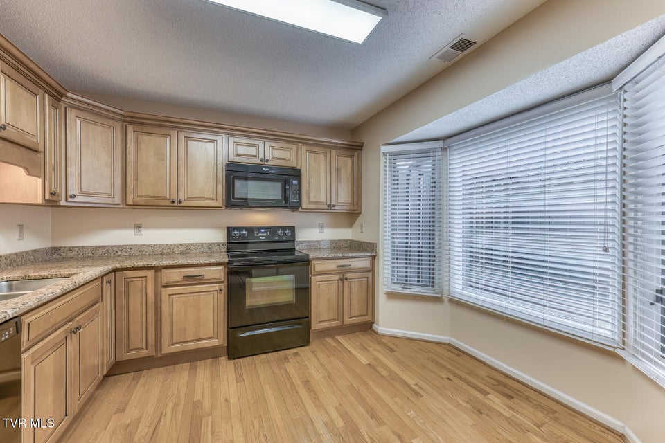 Photo #3: 600 Fleetwood Drive