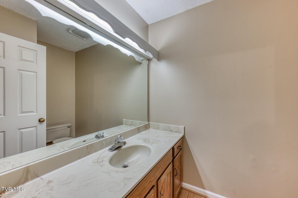 Photo #8: 600 Fleetwood Drive