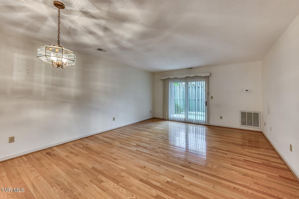 Photo #10: 600 Fleetwood Drive