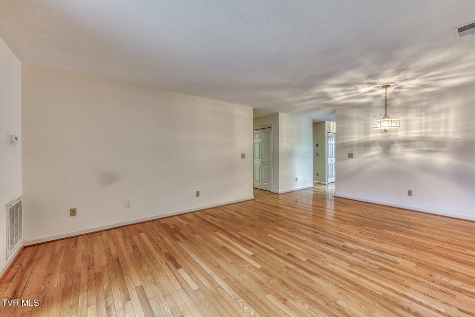 Photo #11: 600 Fleetwood Drive