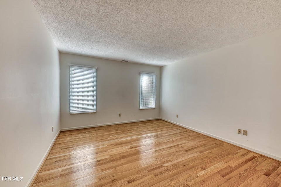 Photo #13: 600 Fleetwood Drive