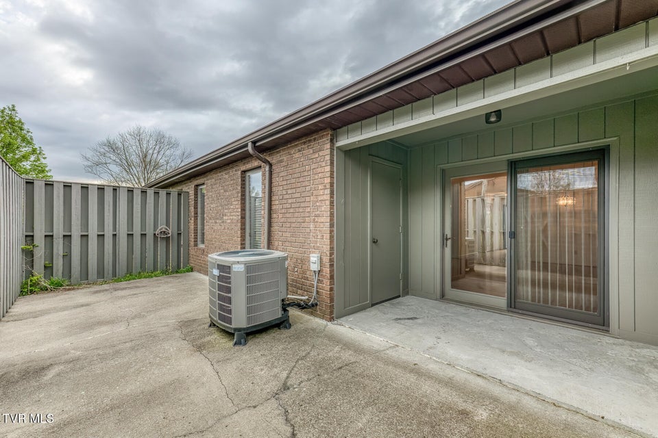 Photo #16: 600 Fleetwood Drive