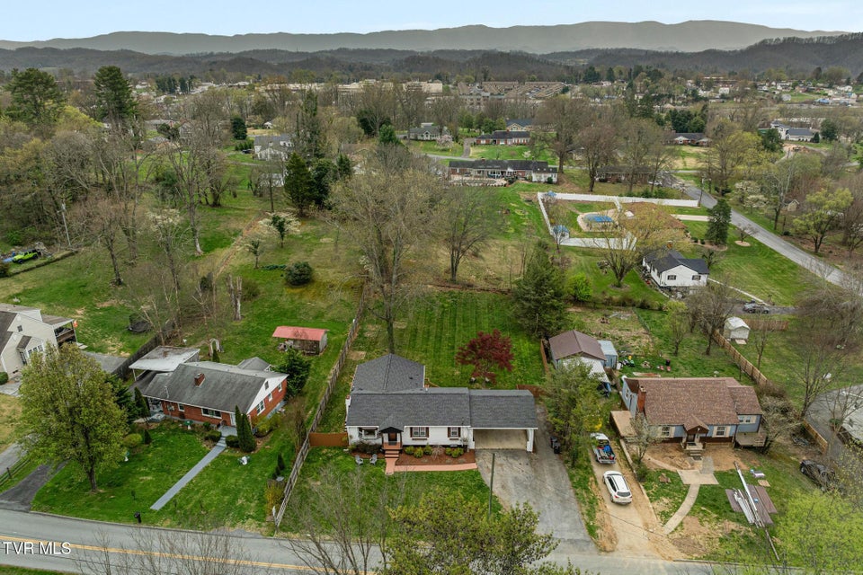 Photo #4: 533 Vance Drive Drive