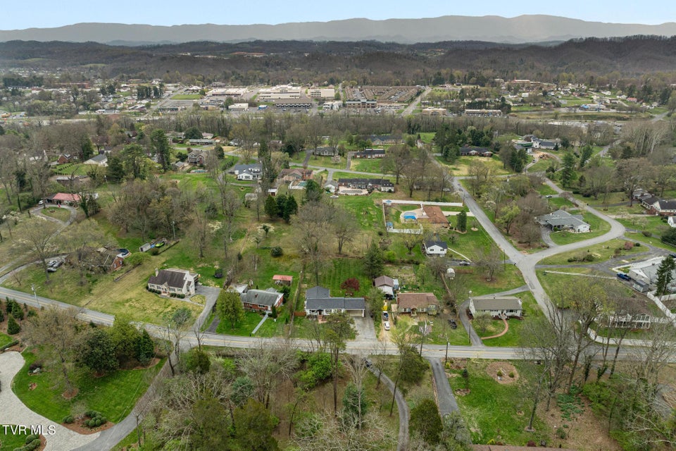 Photo #16: 533 Vance Drive Drive