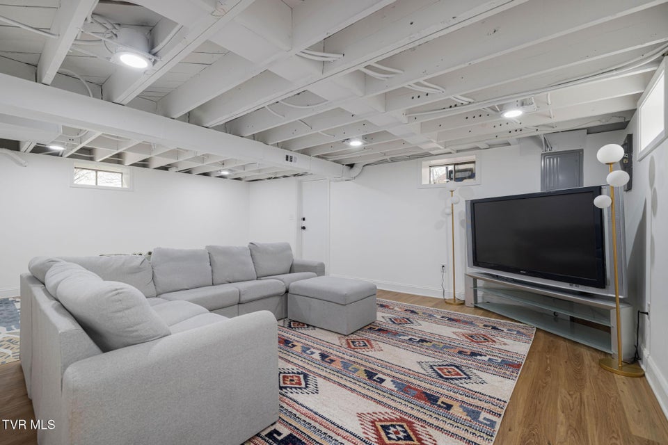 Photo #51: 533 Vance Drive Drive