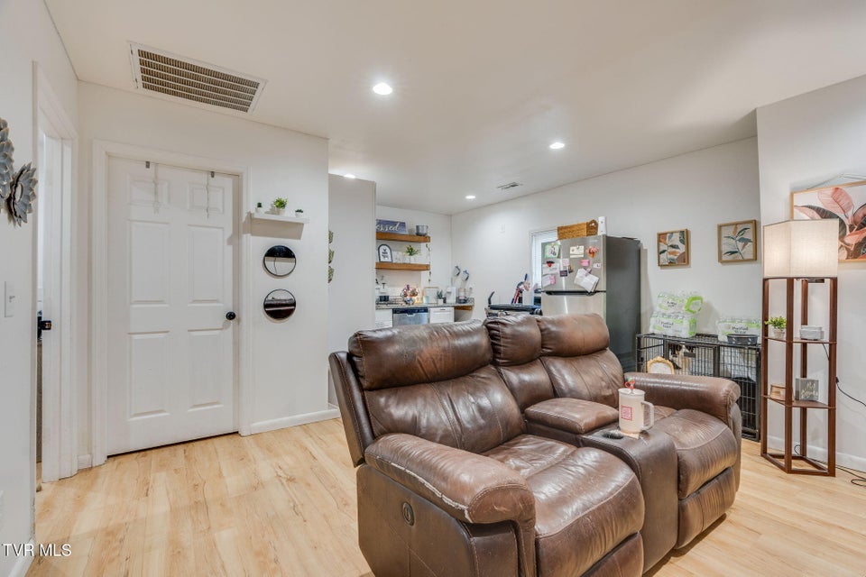 Photo #5: 403 Wilson Avenue