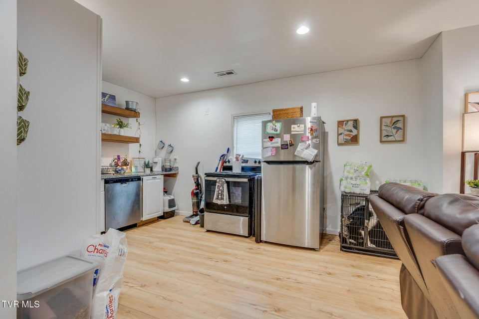 Photo #8: 403 Wilson Avenue