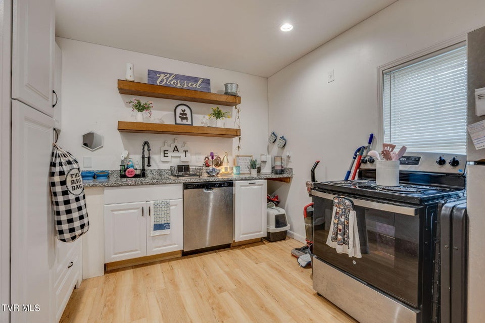 Photo #9: 403 Wilson Avenue