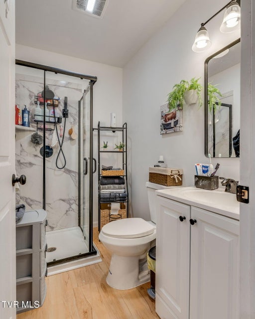 Photo #13: 403 Wilson Avenue