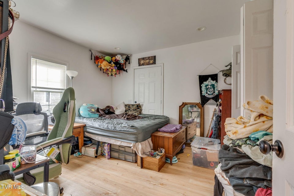 Photo #23: 403 Wilson Avenue