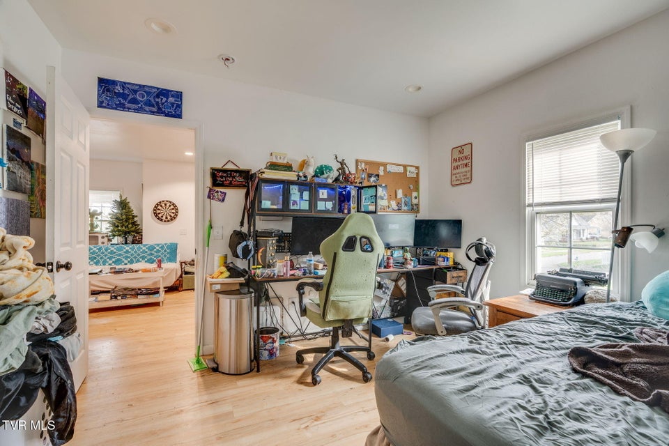 Photo #24: 403 Wilson Avenue