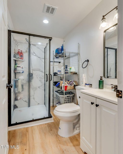 Photo #25: 403 Wilson Avenue