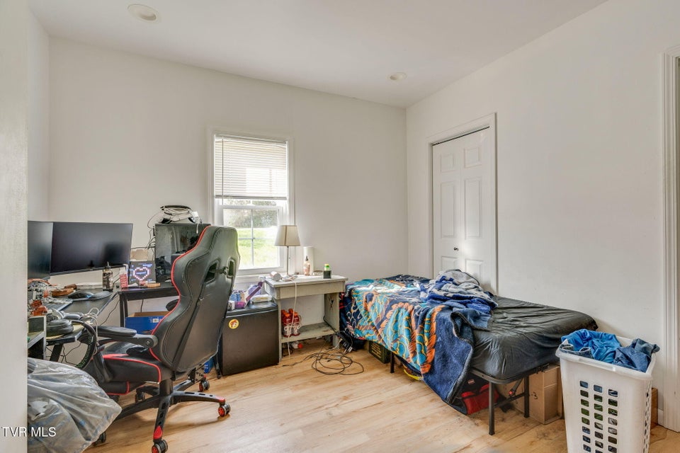 Photo #26: 403 Wilson Avenue