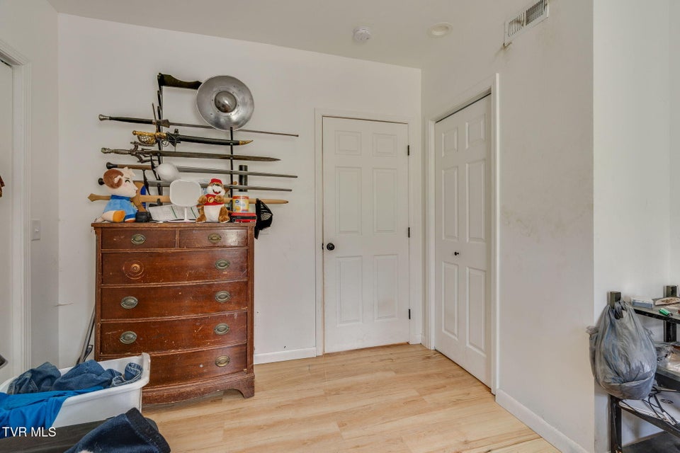 Photo #27: 403 Wilson Avenue